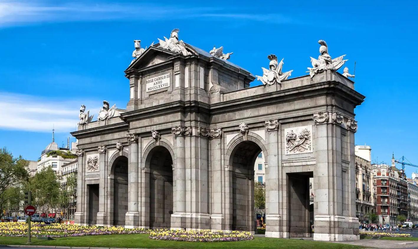 Estudio Con Vistas Alcalaretiro Madrid Eksteriør bilde